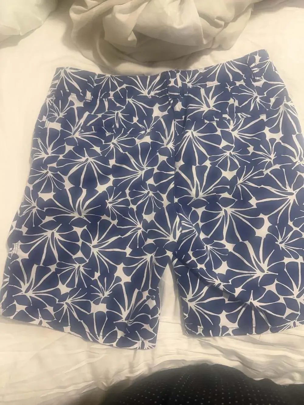 Tommy Bahama Ellery Fit Floral Print Shorts Size 8